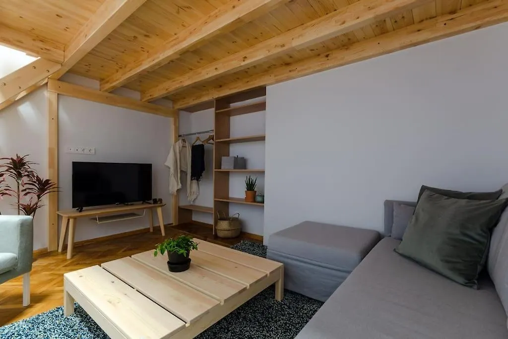 Lovely Apartment Next To Famous Cafe In Budapest. Ουγγαρία